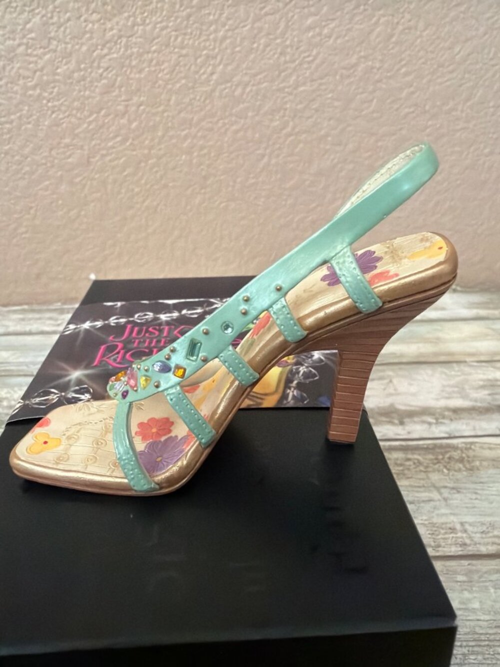 2006 Just the Right Shoe Raine Carlton Cards "Intrigue" in Mint Green #25254 NEW - Picture 8 of 13